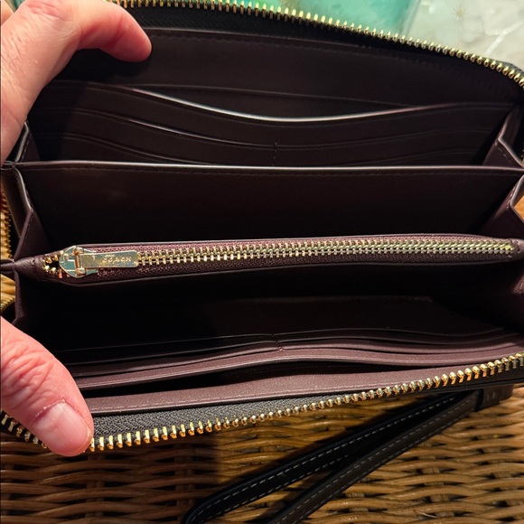Coach Black Embossed Leather Zip Wallet/Wristlet NWOT - Picture 5 of 5